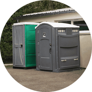 Location de cabines de toilettes et WC chimiques pour chantiers et événementiels à Pau, Tarbes, Lourdes, Aire, Mont de Marsan, Nogaro, Riscle avec Prébendé Assainissement